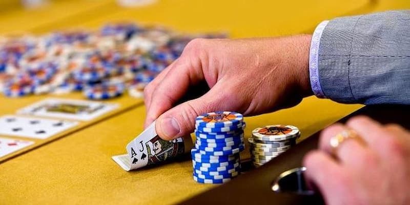 Các hình thức chơi bài xì tố 77Bet 